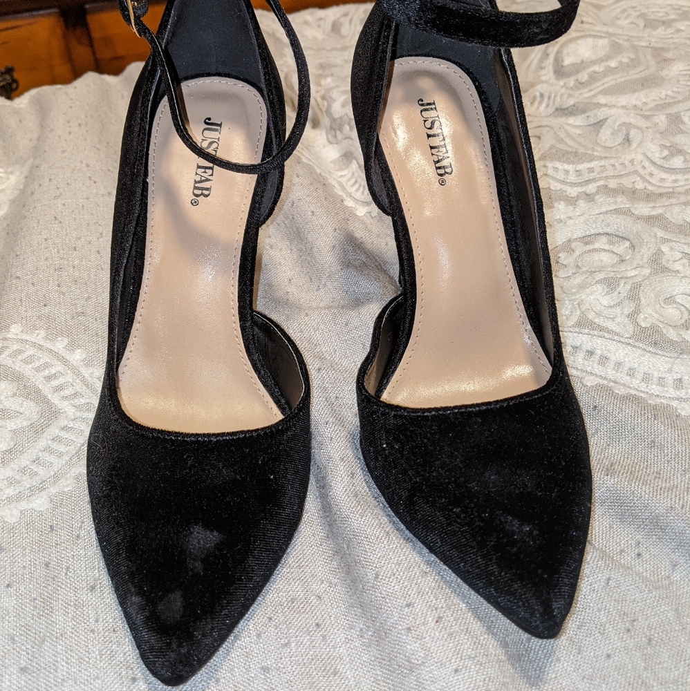 Black velvet stilettos - Picture 2 of 2